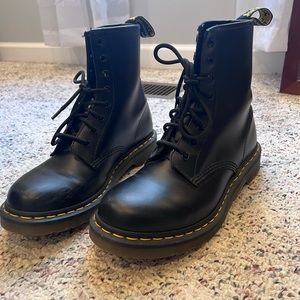 Dr Marten 1460 Smooth Leather Boots